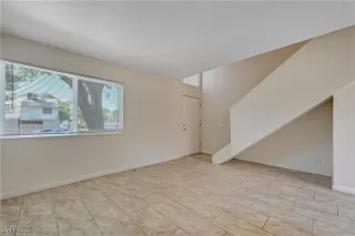 Photo #5: 2709846 Listing 