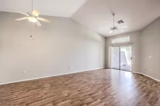 Photo #4: 2709848 Listing 