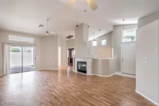 Photo #5: 2709848 Listing 