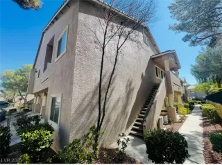 Photo #1: 2709880 Listing 