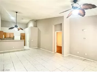 Photo #3: 2709880 Listing 