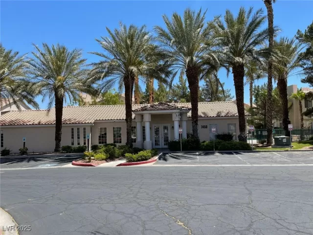 MLS: 2709890 Condo For Sale