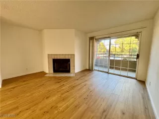 Photo #2: 2709896 Listing 