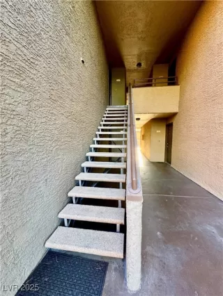 Photo #4: 2709896 Listing 