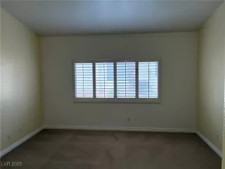 Photo #4: 2709897 Listing