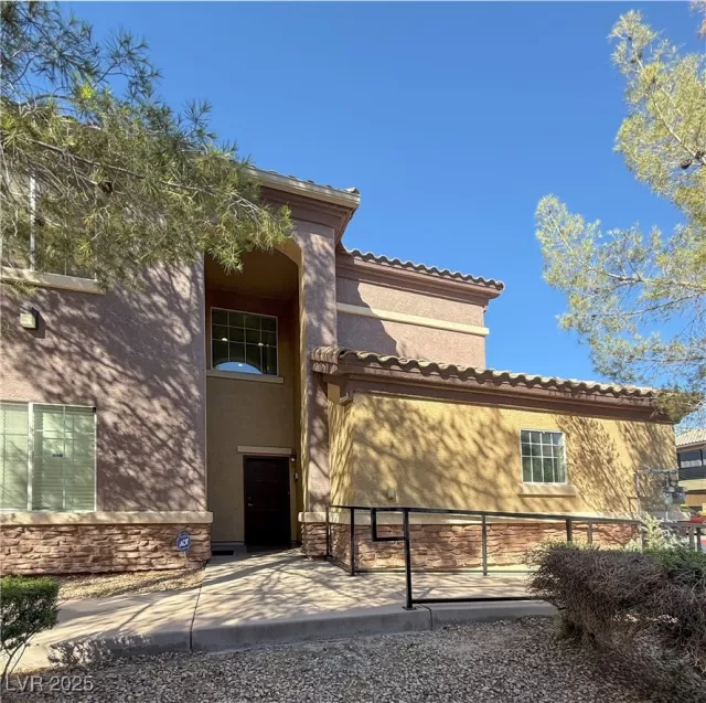 MLS: 2709906 Condo For Sale