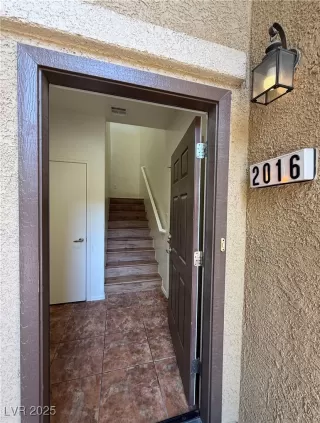 Photo #3: 2709906 Listing 