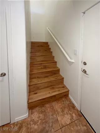 Photo #4: 2709906 Listing 