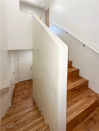 Photo #5: 2709906 Listing 