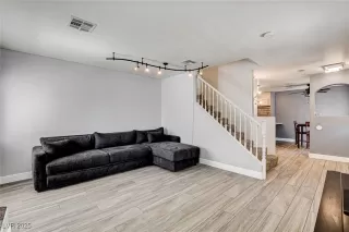 Photo #3: 2709935 Listing 