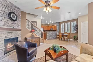 Photo #3: 2709942 Listing 