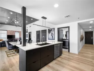 Photo #4: 2709952 Listing 