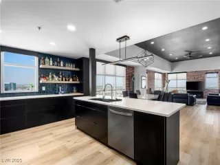 Photo #5: 2709952 Listing 