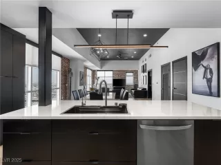 Photo #6: 2709952 Listing 