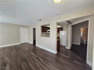 Photo #3: 2709959 Listing