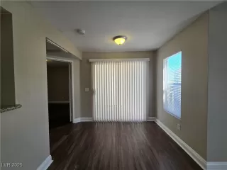 Photo #5: 2709959 Listing