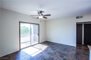 Photo #3: 2709965 Listing