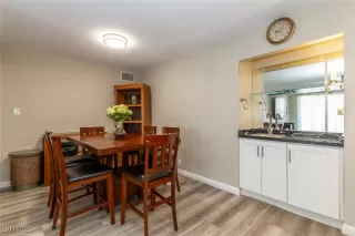 Photo #4: 2709987 Listing 