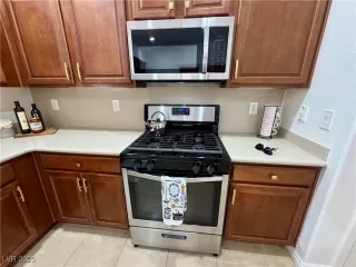 Photo #6: 2710002 Listing 