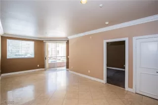 Photo #1: 2710005 Listing 