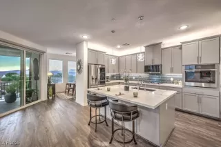 Photo #4: 2710019 Listing 