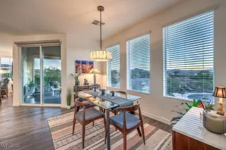 Photo #5: 2710019 Listing 