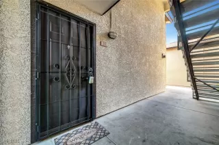 Photo #4: 2710030 Listing