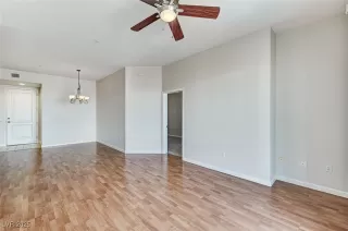 Photo #5: 2710034 Listing 