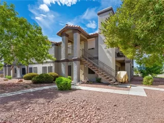 Photo #2: 2710036 Listing 