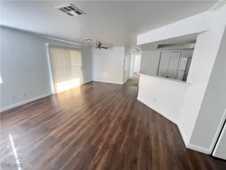 Photo #2: 2710070 Listing 