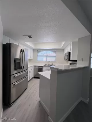 Photo #3: 2710074 Listing 