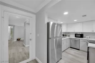 Photo #1: 2710079 Listing 