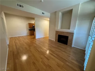 Photo #3: 2710085 Listing 