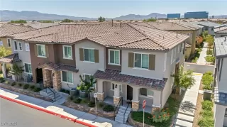 Photo #1: 2710086 Listing 