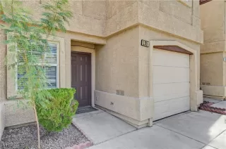 Photo #3: 2710087 Listing