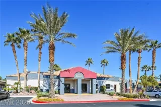 Photo #2: 2710098 Listing 