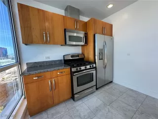 Photo #6: 2710104 Listing 