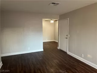 Photo #6: 2710105 Listing 