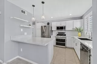 Photo #1: 2710110 Listing 