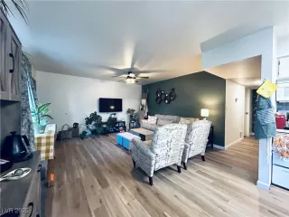 Photo #1: 2710112 Listing