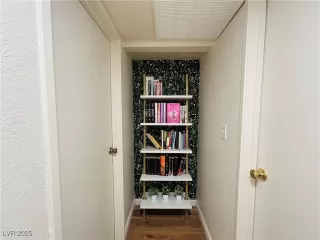 Photo #4: 2710112 Listing