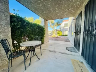 Photo #5: 2710112 Listing