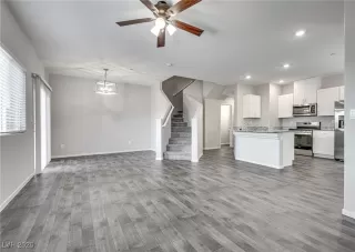 Photo #2: 2710120 Listing 
