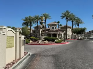 Photo #4: 2710136 Listing 