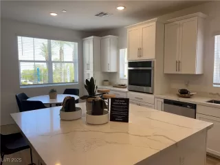 Photo #1: 2710139 Listing 