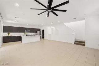 Photo #4: 2710146 Listing 