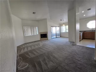 Photo #3: 2710182 Listing 