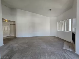 Photo #4: 2710182 Listing 