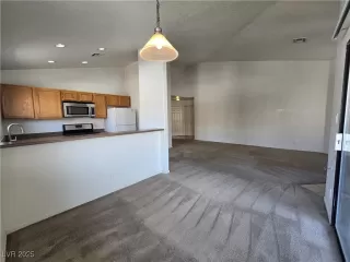 Photo #5: 2710182 Listing 