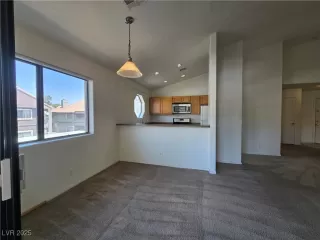 Photo #6: 2710182 Listing 